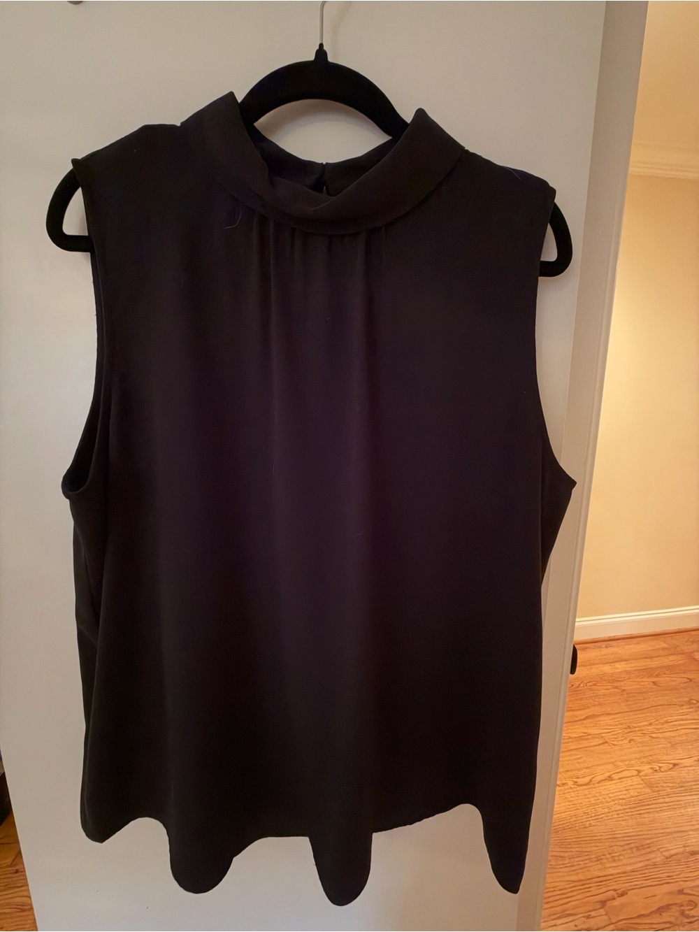 Ann Taylor Black Sleeveless Mock Neck Camisole